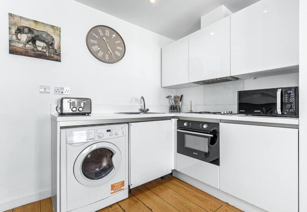 Piccadilly Haven, Flat In London Vr12 Apartman Kültér fotó