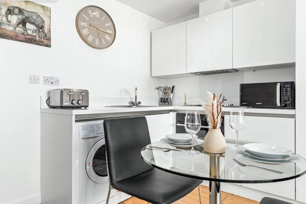 Piccadilly Haven, Flat In London Vr12 Apartman Kültér fotó