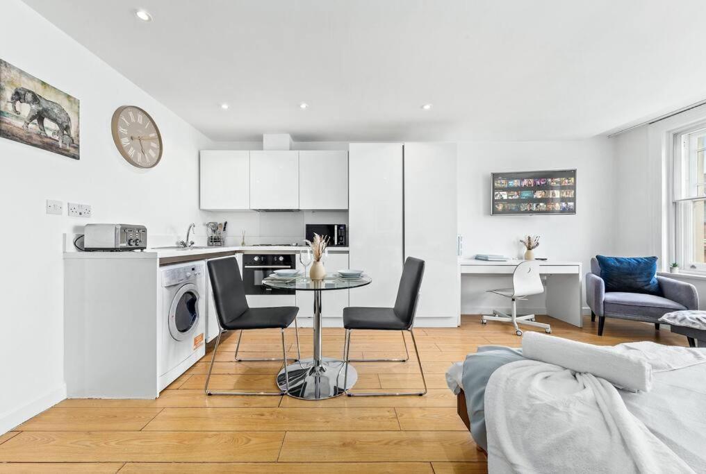 Piccadilly Haven, Flat In London Vr12 Apartman Kültér fotó